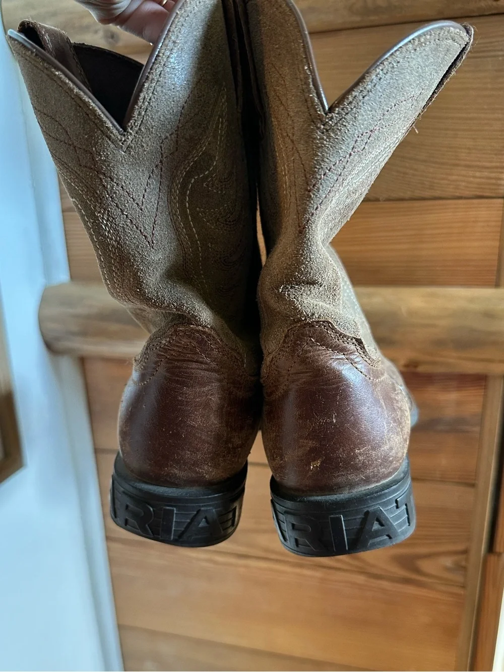 Boys Ariat Boots SZ 3Y